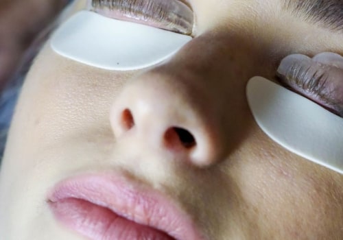 Are Lash Lift Chemicals Safe? An Expert's Perspective